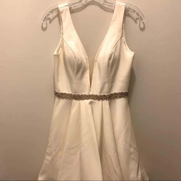 Short A-Line Shail K Sheer V-Neck with added belt - Picture 2 of 16